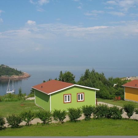 Les Chalets Au Bord De La Mer Les Escoumins Exterior foto
