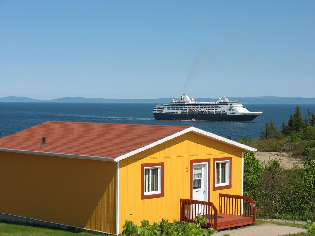 Les Chalets Au Bord De La Mer Les Escoumins Exterior foto