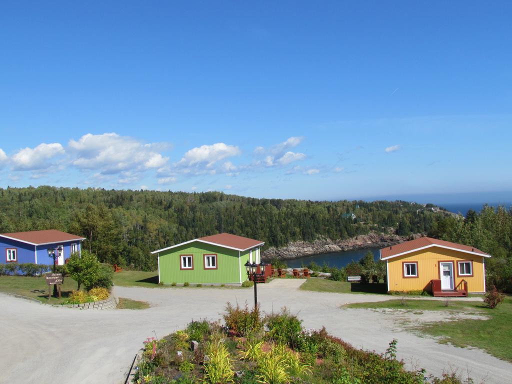 Les Chalets Au Bord De La Mer Les Escoumins Exterior foto